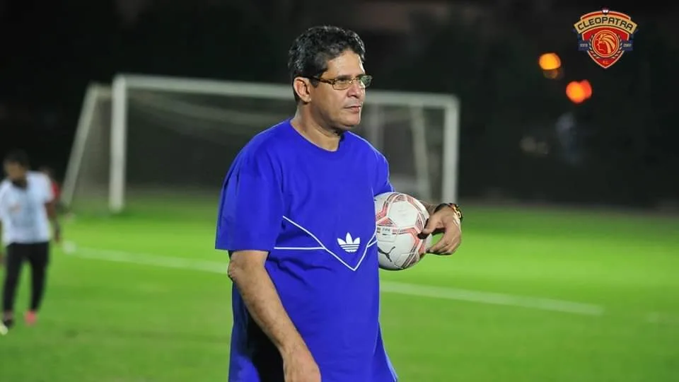 دون تحديد راتب.. الغندور يكشف تفاصيل تعاقد الزمالك مع أيمن الرمادي دون تحديد راتب.. الغندور يكشف تفاصيل تعاقد الزمالك مع أيمن الرمادي