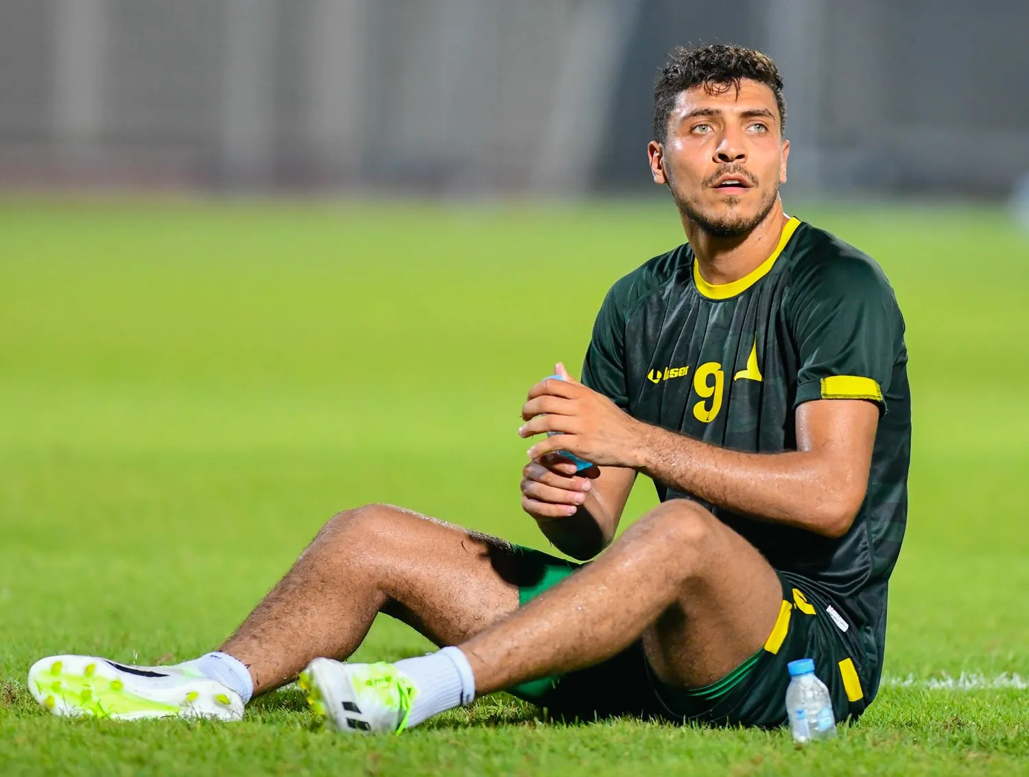 رأي محمد شريف حول الاستمرار مع الخليج