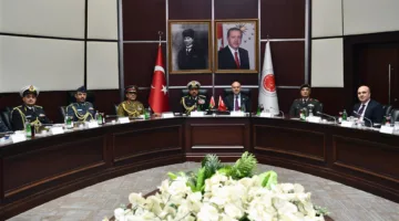 رئيس أركان قوات السلطان المسلحة يزور عددًا من شركات الصناعات الدفاعية بجمهورية تركيا