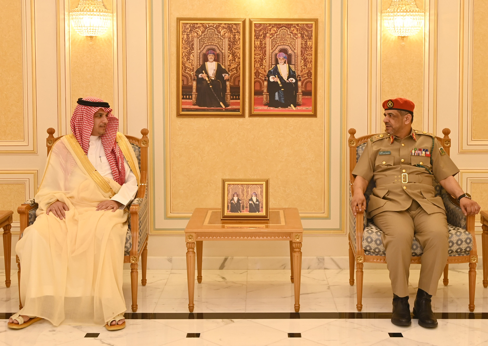 رئيس أكاديمية الدراسات الإستراتيجية والدفاعية يستقبل وفدًا سعوديًّا رئيس أكاديمية الدراسات الإستراتيجية والدفاعية يستقبل وفدًا سعوديًّا