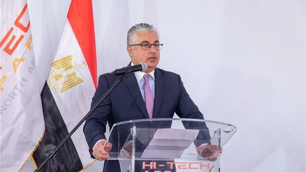 رئيس اقتصادية قناة السويس: 140 مصنعا في المنطقة تحت الإنشاء.. وتمكنا من توطين 100 صناعة رئيس اقتصادية قناة السويس: 140 مصنعا في المنطقة تحت الإنشاء.. وتمكنا من توطين 100 صناعة