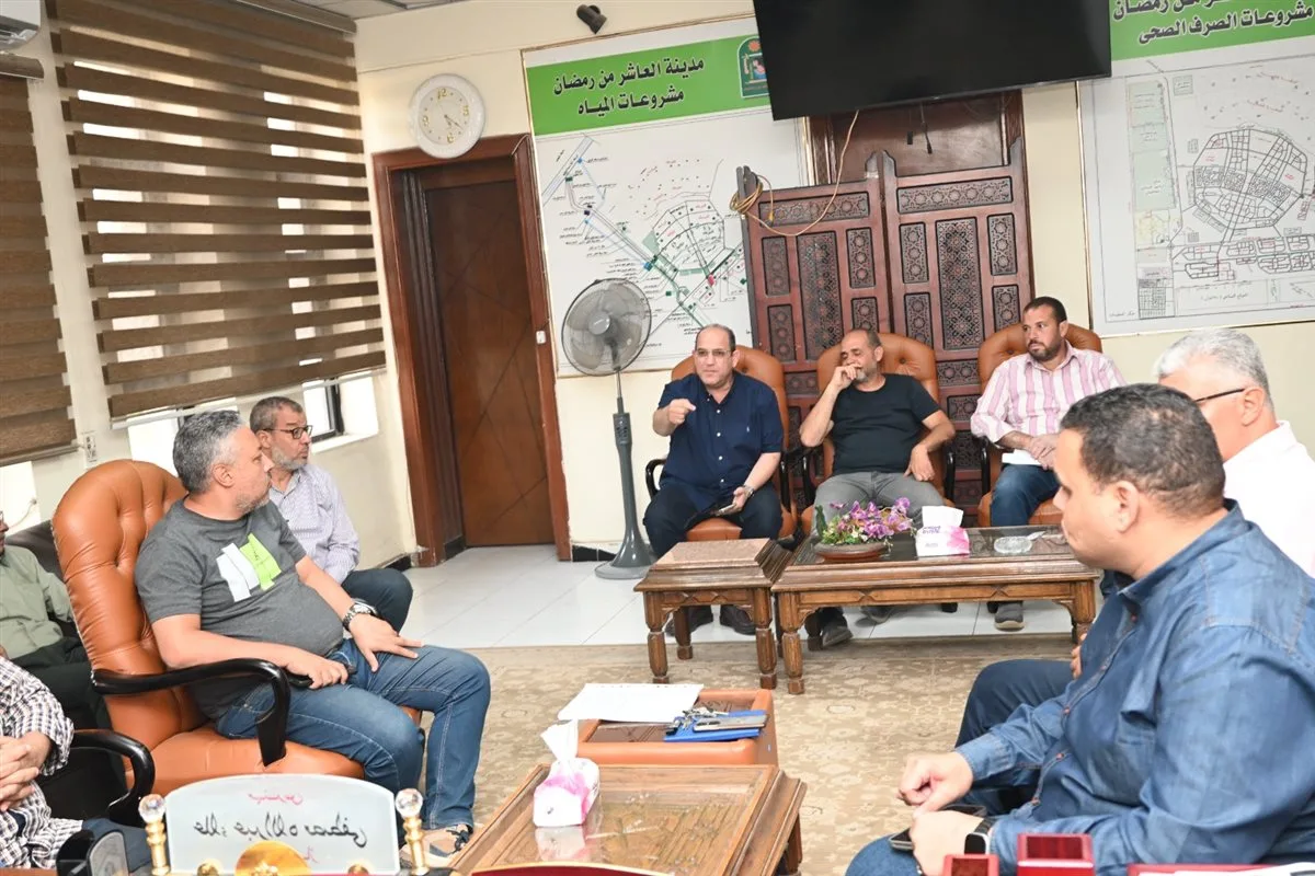رئيس الجهاز بالعاشر يستكشف حلولاً تقنية لمواجهة التحديات المتزايدة في نظام الصرف الصناعي