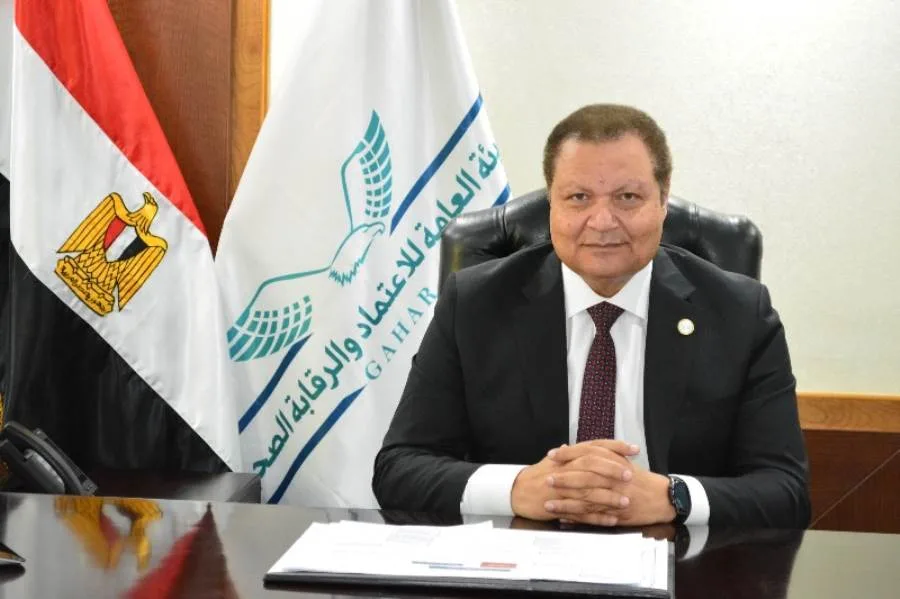 رئيس الرقابة الصحية ومحافظ شمال سيناء يبحثان استعدادات المحافظة للانضمام للتأمين الصحي الشامل رئيس الرقابة الصحية ومحافظ شمال سيناء يبحثان استعدادات المحافظة للانضمام للتأمين الصحي الشامل