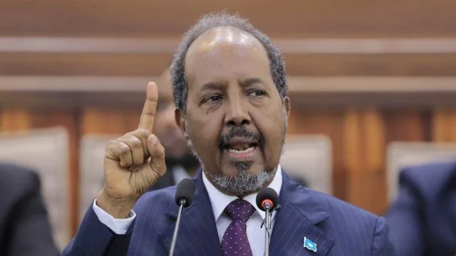 رئيس الصومال يثني على جهود بغداد في ترتيب القمة العربية في هذه المرحلة الحساسة. رئيس الصومال يثني على جهود بغداد في ترتيب القمة العربية في هذه المرحلة الحساسة.
