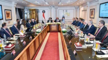 رئيس العربية للتصنيع ووزيرة البيئة يشهدان توقيع اتفاقيات بمجال مشروعات حماية البيئة