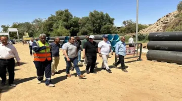 رئيس القابضة يتفقد أعمال تجديد خط مياه الشرب لرافع الصداقة الجديد بأسوان
