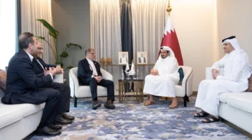رئيس اللجنة الأولمبية القطرية يلتقي مع رئيس اللجنة الإيرانية.