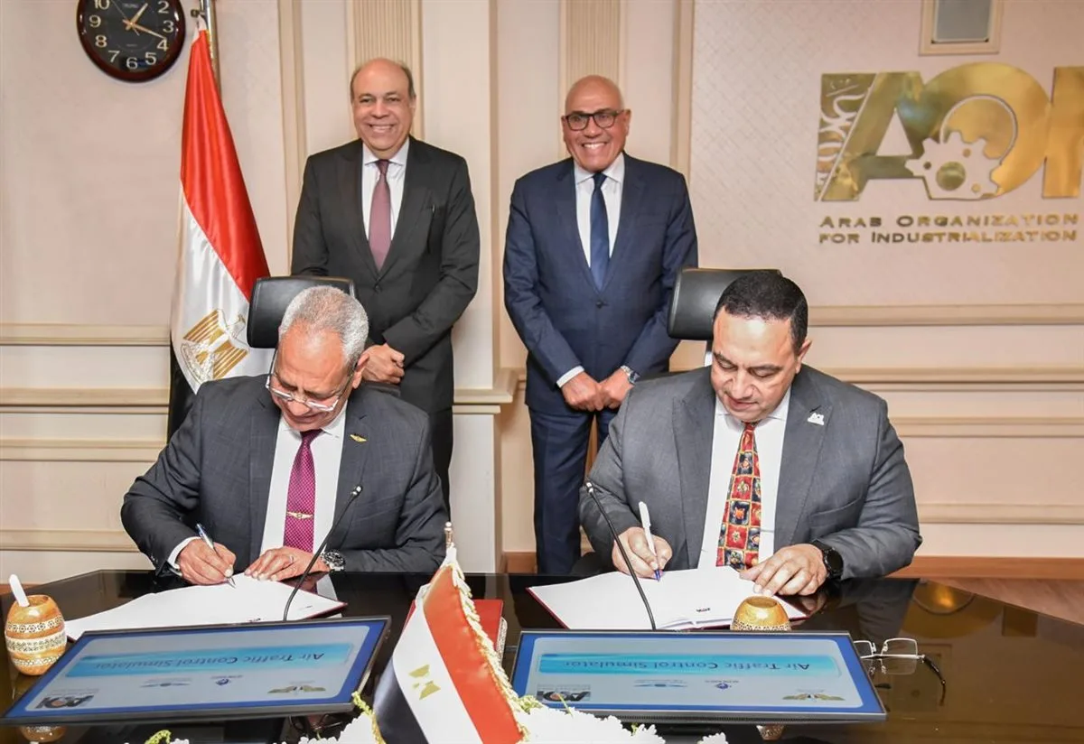 رئيس الهيئة العربية للتصنيع ووزير الطيران يشهدان توقيع بروتوكول تعاون رئيس الهيئة العربية للتصنيع ووزير الطيران يشهدان توقيع بروتوكول تعاون