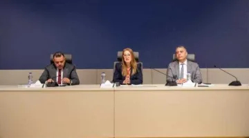 رئيس الهيئة القومية للبريد: «العاملون هم الركيزة الأساسية لنجاح الهيئة.. ونعمل على تعظيم الإيرادات وترشيد النفقات وتحديث الخدمات»