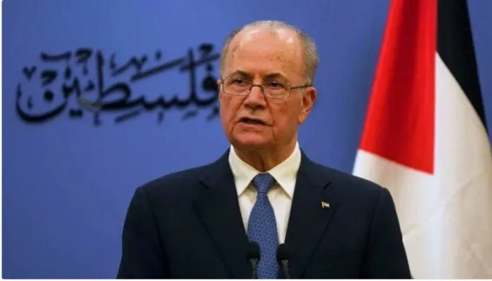 رئيس الوزراء الفلسطيني يعين وزيرة التنمية لإدارة وزارة التخطيط والتعاون الدولي. رئيس الوزراء الفلسطيني يعين وزيرة التنمية لإدارة وزارة التخطيط والتعاون الدولي.