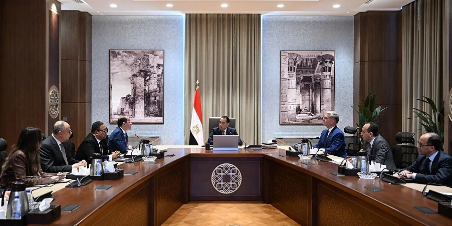 رئيس الوزراء: تسهيل إجراءات إنشاء محطات الغاز للسيارات للقطاع الخاص