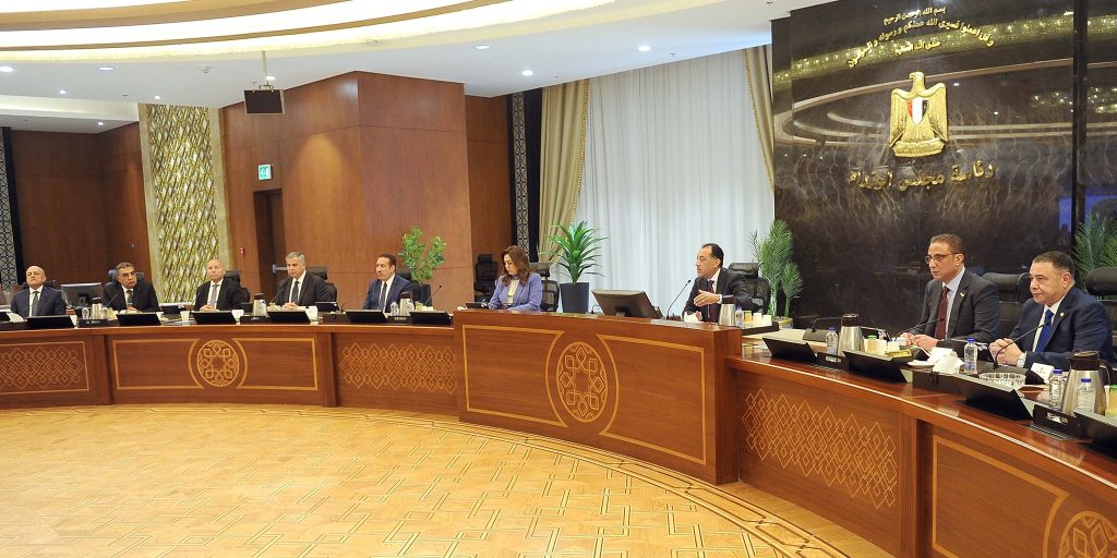 رئيس الوزراء: لن نقبل باستمرار دوامة مخالفات البناء ثم التصالح ومواجهة التعديات جزء من تقييم أداء أي محافظ رئيس الوزراء: لن نقبل باستمرار دوامة مخالفات البناء ثم التصالح ومواجهة التعديات جزء من تقييم أداء أي محافظ