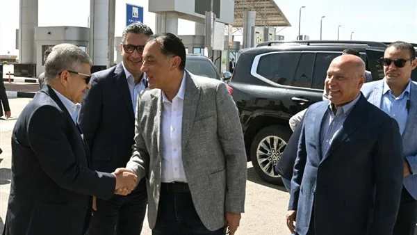 رئيس الوزراء: نسعي لتحويل المنطقة الاقتصادية لقناة السويس مركز عالمي للتجارة والصناعة رئيس الوزراء: نسعي لتحويل المنطقة الاقتصادية لقناة السويس مركز عالمي للتجارة والصناعة