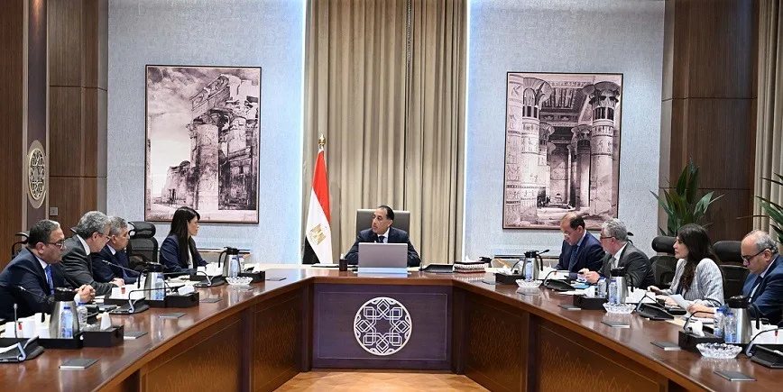 رئيس الوزراء يؤكد التزام الحكومة بإصلاح وإعادة هيكلة الهيئات الاقتصادية رئيس الوزراء يؤكد التزام الحكومة بإصلاح وإعادة هيكلة الهيئات الاقتصادية