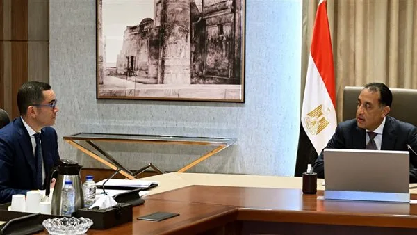 رئيس الوزراء يتابع مع وزير الاستثمار تنفيذ التكليفات الرئاسية لتحسين مناخ الاستثمار رئيس الوزراء يتابع مع وزير الاستثمار تنفيذ التكليفات الرئاسية لتحسين مناخ الاستثمار