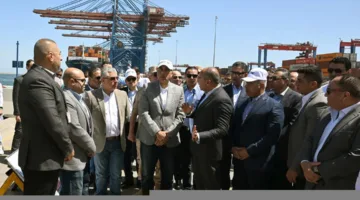 رئيس الوزراء يتفقد المحطة الأكبر في منطقة شرق المتوسط بطاقة استيعابية تبلغ 7 ملايين حاوية