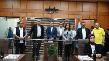 رئيس الوزراء يتفقد مركز سيطرة الشبكة الوطنية للطوارئ والسلامة العامة