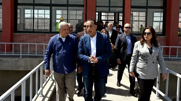 رئيس الوزراء يتفقد مشروع إسكان لمحدودى الدخل بالعجيزي بالغربية رئيس الوزراء يتفقد مشروع إسكان لمحدودى الدخل بالعجيزي بالغربية