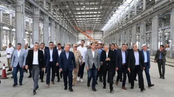 رئيس الوزراء يتفقد مصنع الشركة الوطنية المصرية لصناعات السكك الحديدية ببورسعيد