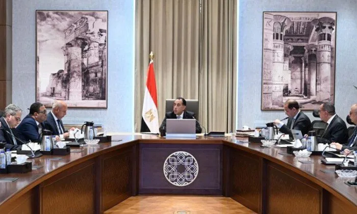 رئيس الوزراء يراقب آخر التطورات في مشروع تطوير رأس الحكمة على الساحل الشمالي