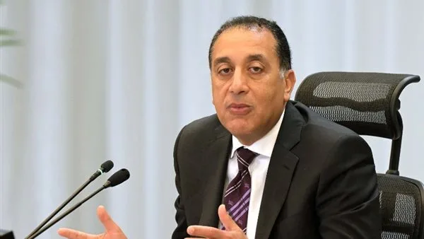 رئيس الوزراء يزور مشروع المنجم المفتوح من قمة جبل “السكري” رئيس الوزراء يزور مشروع المنجم المفتوح من قمة جبل “السكري”