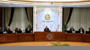 رئيس الوزراء يستعرض الإجراءات المقترحة لتيسير تسجيل ودخول الماركات العالمية إلى السوق المصرية