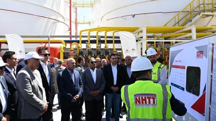 رئيس الوزراء يشهد عرضا بشأن المرحلة الأولى من المخطط الشامل لتطوير ميناء غرب بورسعيد رئيس الوزراء يشهد عرضا بشأن المرحلة الأولى من المخطط الشامل لتطوير ميناء غرب بورسعيد