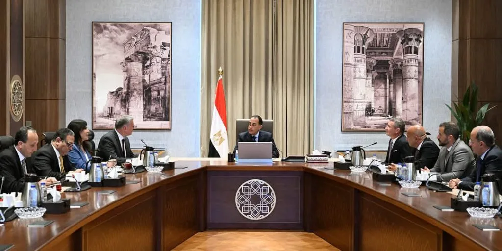 رئيس الوزراء يطلب من إكسون موبيل جدولاً زمنياً لتسريع الإنتاج من كايرو ومصري رئيس الوزراء يطلب من إكسون موبيل جدولاً زمنياً لتسريع الإنتاج من كايرو ومصري