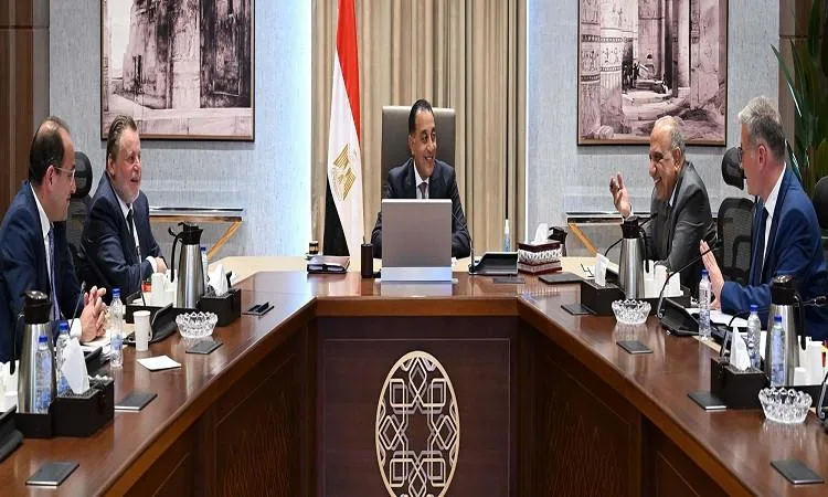 رئيس الوزراء يقدم خطة تأمين الوقود لتشغيل محطات الطاقة الكهربائية رئيس الوزراء يقدم خطة تأمين الوقود لتشغيل محطات الطاقة الكهربائية