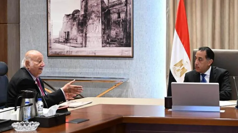 رئيس الوزراء يناقش تعزيز السياحة في مسار العائلة المقدسة رئيس الوزراء يناقش تعزيز السياحة في مسار العائلة المقدسة