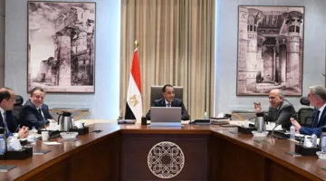 رئيس الوزراء يوضح استراتيجية تأمين الوقود لتشغيل محطات الكهرباء استعداداً لصيف العام المقبل.