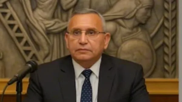 رئيس الوفد يطالب بمراعاة البعد الاجتماعى بين المالك والمستأجر رئيس الوفد يطالب بمراعاة البعد الاجتماعى بين المالك والمستأجر