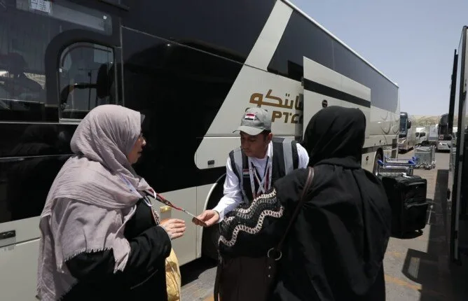 رئيس بعثة الحج: وصول 5540 حاجاً إلى المدينة المنورة ومتابعة تفويجهم إلى مكة المكرمة رئيس بعثة الحج: وصول 5540 حاجاً إلى المدينة المنورة ومتابعة تفويجهم إلى مكة المكرمة