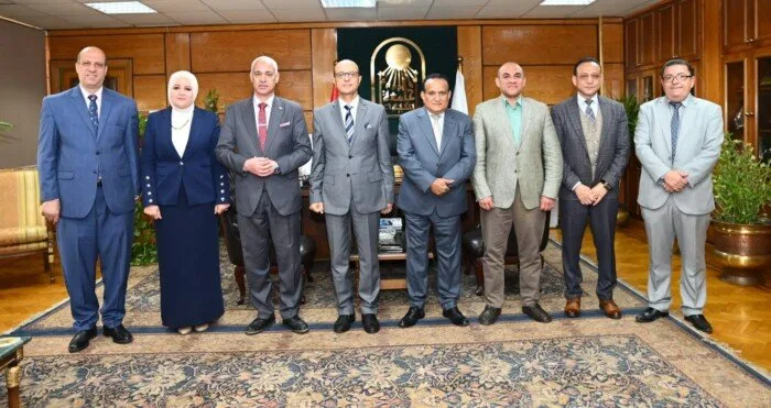 رئيس جامعة أسيوط يجتمع مع نائب رئيس هيئة النيابة الإدارية لتعزيز التعاون المشترك رئيس جامعة أسيوط يجتمع مع نائب رئيس هيئة النيابة الإدارية لتعزيز التعاون المشترك