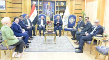 رئيس جامعة المنصورة يؤكد حرص مصر على رعاية أبنائها الوافدين من العراق