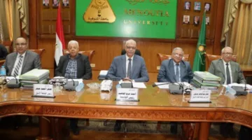رئيس جامعة المنوفية يترأس اجتماع لجنة اختيار عميد كلية العلوم