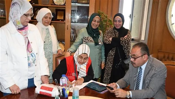 رئيس جامعة حلوان يتفقد المبادرات الطبية الموسعة للكشف المبكر عن الأورام مجانًا رئيس جامعة حلوان يتفقد المبادرات الطبية الموسعة للكشف المبكر عن الأورام مجانًا