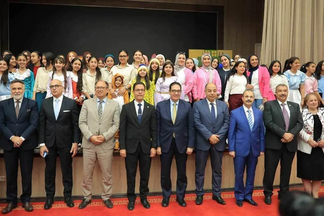 رئيس جامعة حلوان يطلق المهرجان الأول لتحالف الجامعات في القاهرة الكبرى للفنون الشعبية رئيس جامعة حلوان يطلق المهرجان الأول لتحالف الجامعات في القاهرة الكبرى للفنون الشعبية