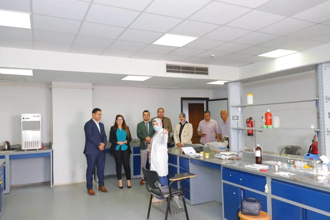 رئيس جامعة دمنهور يستقبل الباحثة المغربية هدى الشماع في زيارة تبادل خبرات. رئيس جامعة دمنهور يستقبل الباحثة المغربية هدى الشماع في زيارة تبادل خبرات.