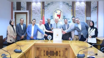 رئيس جامعة سوهاج يقود إنجازًا طبيًا تاريخيًا بحصد درع المستشفيات