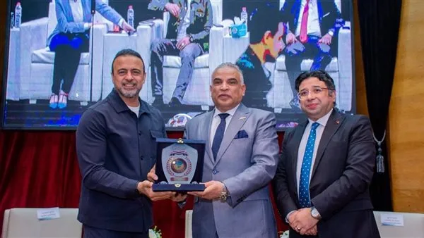 رئيس جامعة طنطا: مفهوم الطالب السوي لبنة أساسية في تحقيق أهداف المبادرة الرئاسية رئيس جامعة طنطا: مفهوم الطالب السوي لبنة أساسية في تحقيق أهداف المبادرة الرئاسية