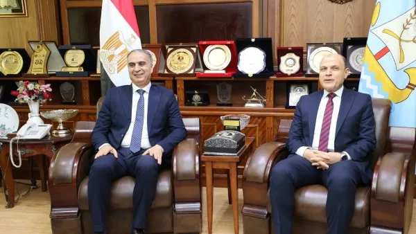 رئيس جهاز حماية المستهلك ومحافظ كفر الشيخ يبحثان آليات ضبط الأسواق وتوافر السلع الاستراتيجية بأسعار مخفضة رئيس جهاز حماية المستهلك ومحافظ كفر الشيخ يبحثان آليات ضبط الأسواق وتوافر السلع الاستراتيجية بأسعار مخفضة