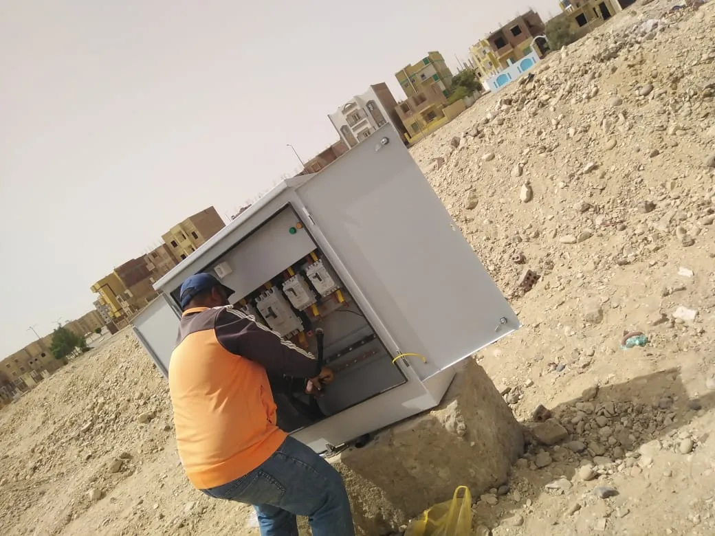 رئيس جهاز سوهاج الجديدة يراقب تطورات تنفيذ شبكة الكهرباء لمناطق الخدمات رئيس جهاز سوهاج الجديدة يراقب تطورات تنفيذ شبكة الكهرباء لمناطق الخدمات