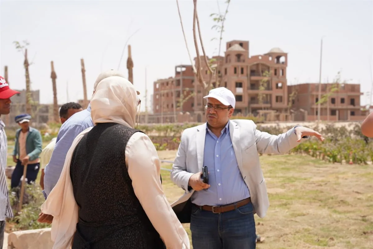 رئيس جهاز سوهاج يزور مواقع زراعة وتنسيق المداخل وتحسين الشوارع والأحياء رئيس جهاز سوهاج يزور مواقع زراعة وتنسيق المداخل وتحسين الشوارع والأحياء