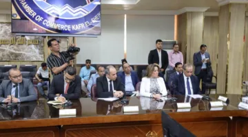 رئيس حماية المستهلك ومحافظ كفر الشيخ يعقدان لقاءً موسعاً مع الغرفة التجارية بالمحافظة