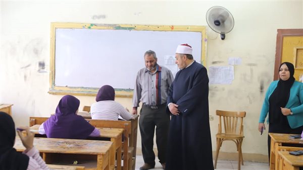 رئيس قطاع المعاهد الأزهرية يتفقد امتحانات النقل بمعهد فتيات مجمع مدينة نصر رئيس قطاع المعاهد الأزهرية يتفقد امتحانات النقل بمعهد فتيات مجمع مدينة نصر