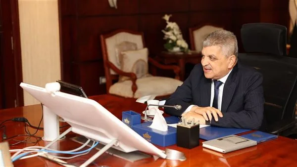 رئيس قناة السويس لممثلي الخطوط الملاحية الكبرى: جاهزون لتقديم كافة الخدماتها رئيس قناة السويس لممثلي الخطوط الملاحية الكبرى: جاهزون لتقديم كافة الخدماتها
