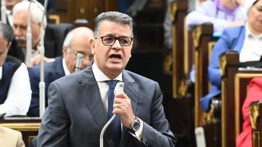 رئيس لجنة حقوق الإنسان: ترك الفتوى بدون تنظيم دقيق يفتح المجال أمام الفوضى الفكرية رئيس لجنة حقوق الإنسان: ترك الفتوى بدون تنظيم دقيق يفتح المجال أمام الفوضى الفكرية