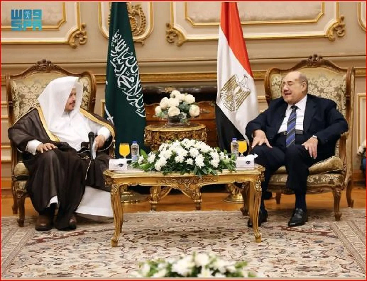 رئيس مجلس الشورى يجتمع مع رئيس مجلس الشيوخ في مصر