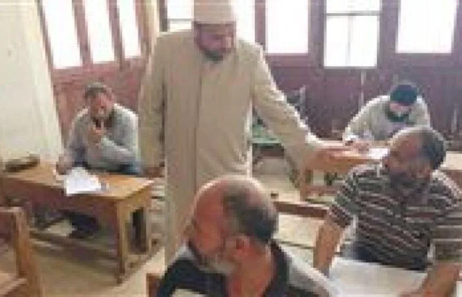 رئيس منطقة المنوفية الأزهرية يزور لجان العاصمة لمراقبة امتحانات الشهادات. رئيس منطقة المنوفية الأزهرية يزور لجان العاصمة لمراقبة امتحانات الشهادات.